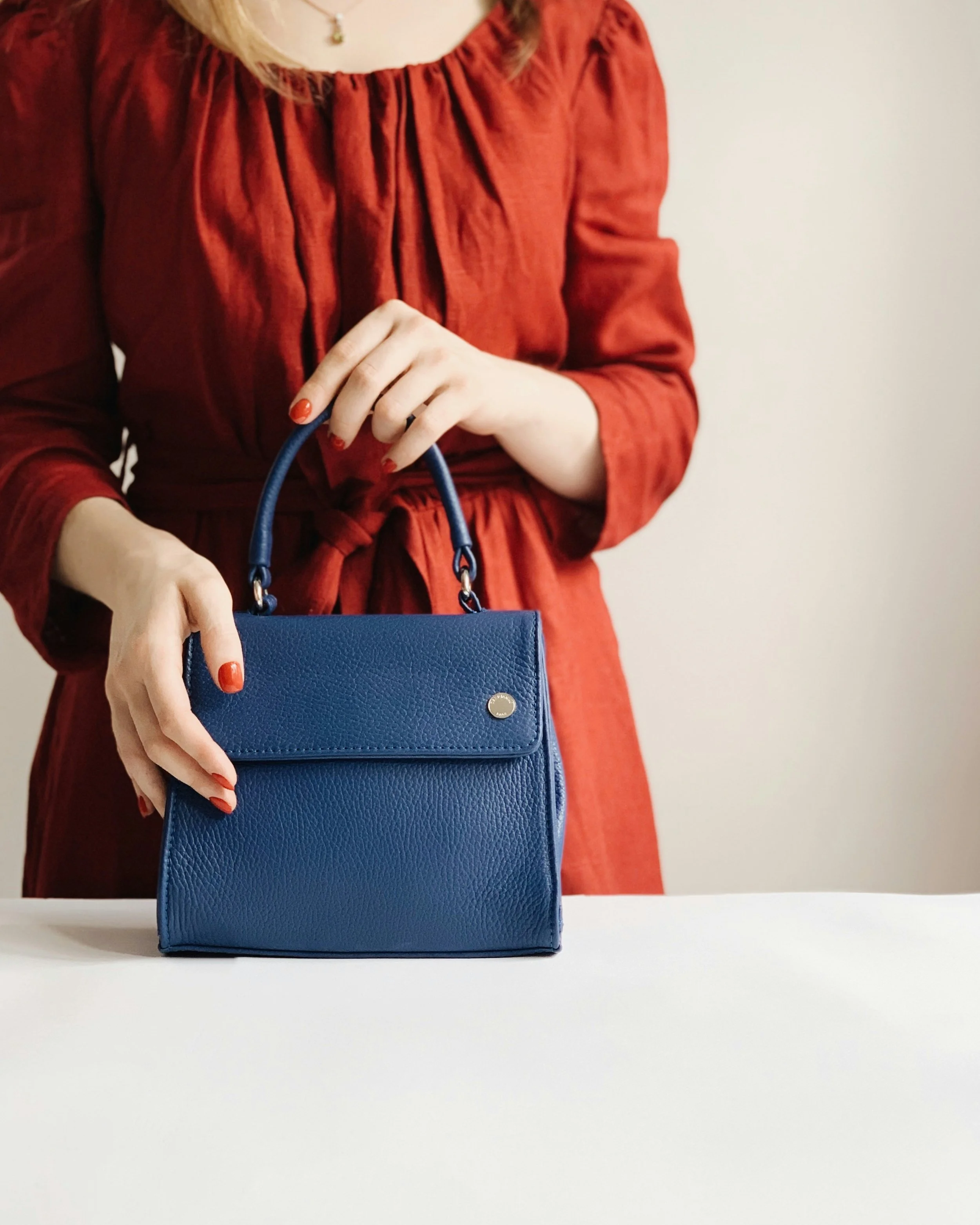 Come ho scelto il regalo perfetto per mia moglie (una borsa), senza sapere nulla di borse da donna